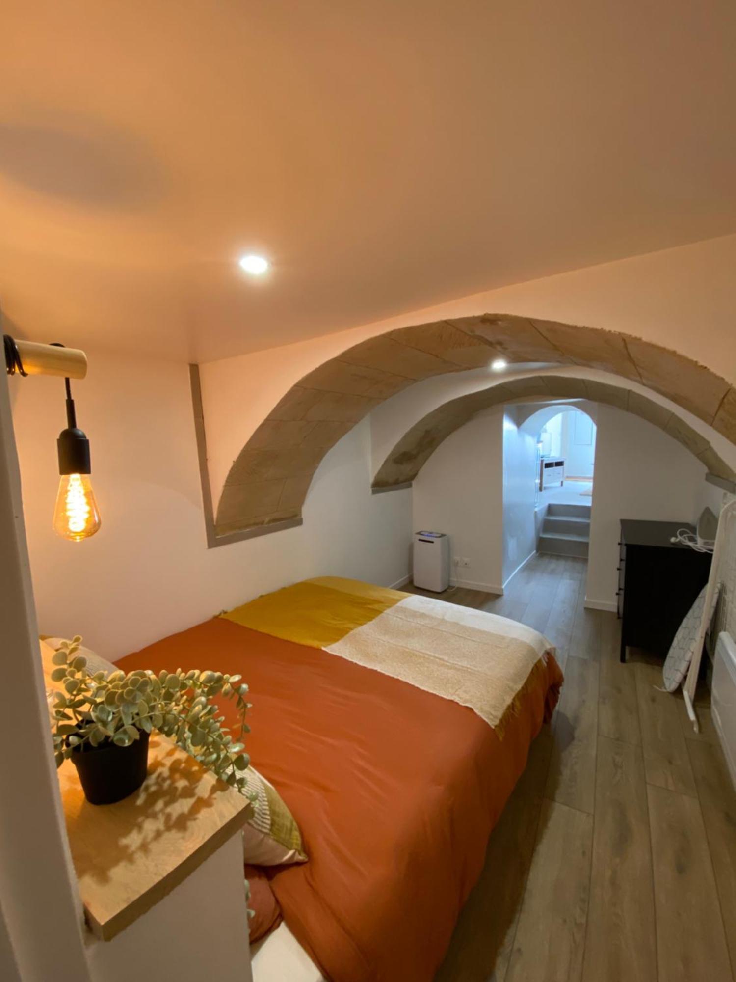 Suite Atypique En Plein Centre De Pontoise Extérieur photo